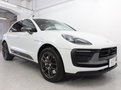 2022 Porsche MACAN photo 28