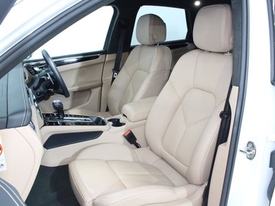 2022 Porsche MACAN photo 15