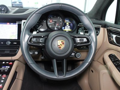 2022 Porsche MACAN photo 19