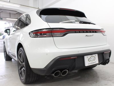 2022 Porsche MACAN photo 9
