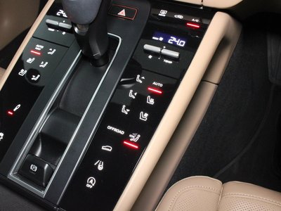 2022 Porsche MACAN photo 44