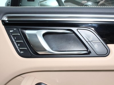 2022 Porsche MACAN photo 61