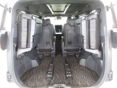 صورة 35 لـ 2023 Toyota ALPHARD