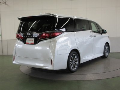 صورة 10 لـ 2023 Toyota ALPHARD