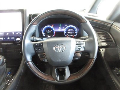 صورة 13 لـ 2023 Toyota ALPHARD