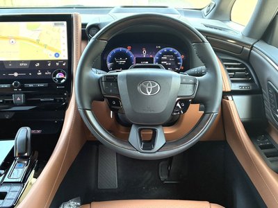 2026 Toyota VELLFIRE photo 5