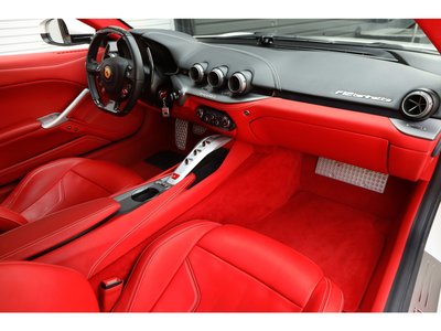 2013 Ferrari F12 BERLINETTA 照片 43
