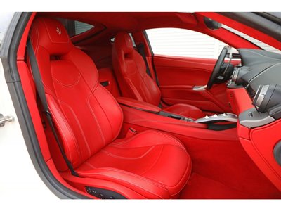 2013 Ferrari F12 BERLINETTA 照片 45