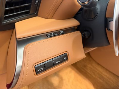 2025 Lexus LC CONVERTIBLE thumbnail 33