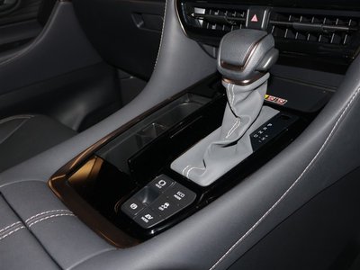 صورة 14 لـ 2024 Toyota ALPHARD