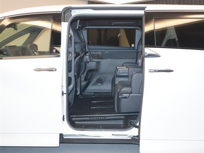 صورة 29 لـ 2024 Toyota ALPHARD