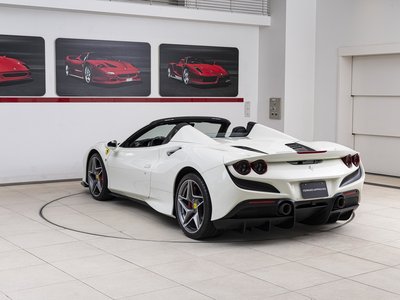 صورة 8 لـ 2021 Ferrari F8 SPIDER