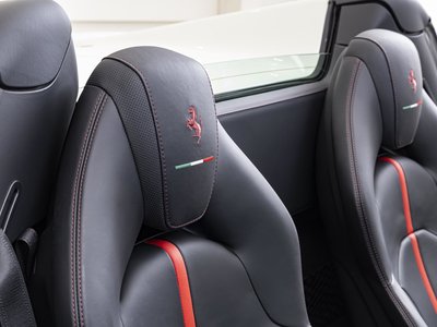 صورة 16 لـ 2021 Ferrari F8 SPIDER