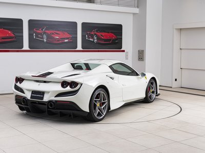 صورة 11 لـ 2021 Ferrari F8 SPIDER