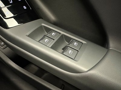 صورة 47 لـ 2025 AUDI Q6 E-TRON