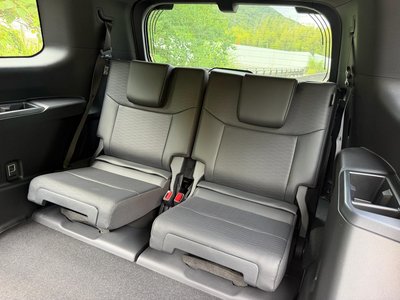 صورة 42 لـ 2025 Toyota LAND CRUISER 250
