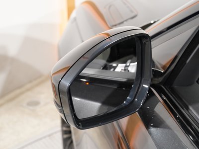 2025 LAND Rover RANGE ROVER VELAR thumbnail 49