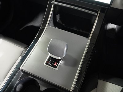 2025 LAND Rover RANGE ROVER VELAR thumbnail 25