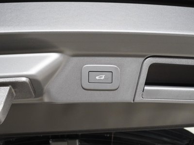 2025 LAND Rover RANGE ROVER VELAR thumbnail 41