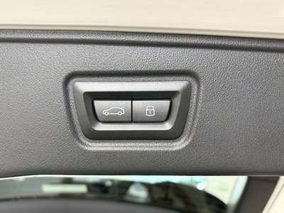 2025 BMW 5 SERIES TOURING — миниатюра 25