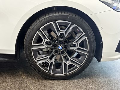 2025 BMW 5 SERIES TOURING — миниатюра 19
