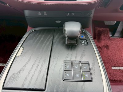 صورة مصغرة 17 لـ 2023 Lexus LS