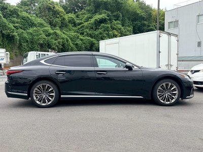 صورة مصغرة 4 لـ 2023 Lexus LS