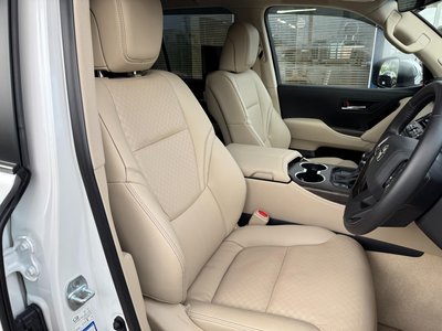 2023 Toyota LAND CRUISER 300 thumbnail 44