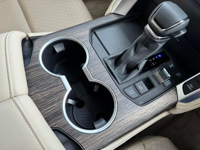 2023 Toyota LAND CRUISER 300 thumbnail 32