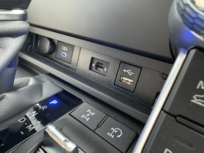 2023 Toyota LAND CRUISER 300 thumbnail 31