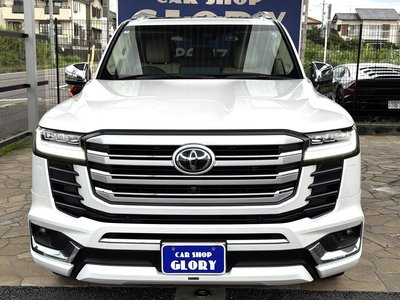 2023 Toyota LAND CRUISER 300 photo 6