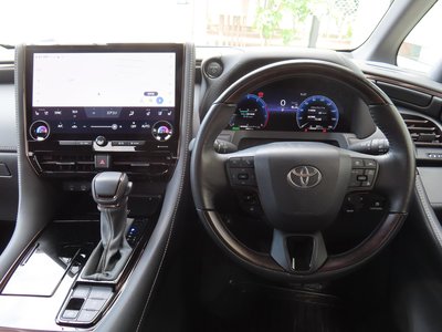 2025 Toyota ALPHARD — фото 11