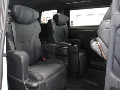 2023 Toyota ALPHARD — фото 11