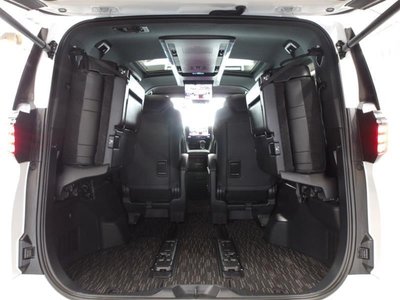 2023 Toyota ALPHARD — фото 16