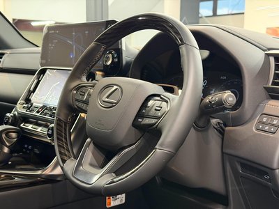 2025 Lexus LX thumbnail 27