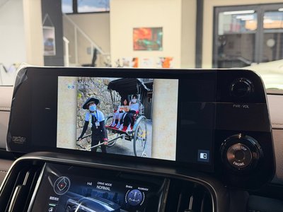 2025 Lexus LX thumbnail 35