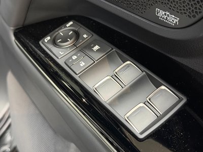 2025 Lexus LX thumbnail 23