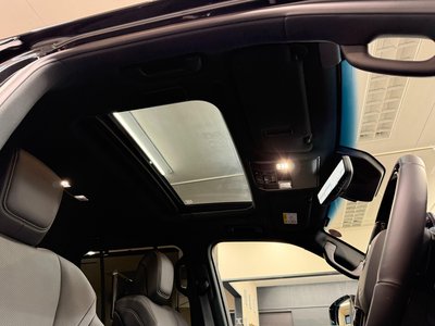 2025 Lexus LX thumbnail 45