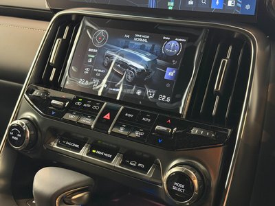 2025 Lexus LX thumbnail 36