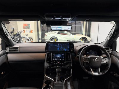 2025 Lexus LX thumbnail 63