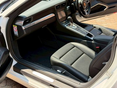 2017 Porsche 911 thumbnail 34