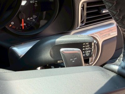 2017 Porsche 911 thumbnail 24