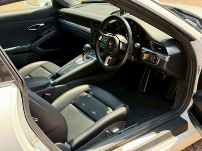 2017 Porsche 911 thumbnail 57