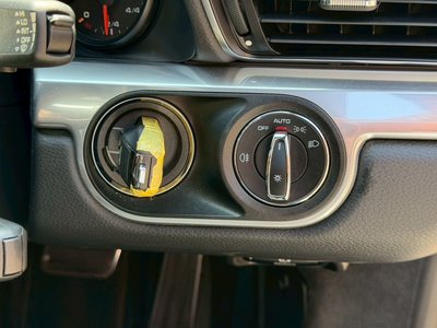 2017 Porsche 911 thumbnail 37