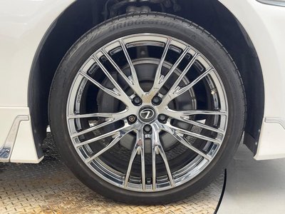 2017 Lexus LS thumbnail 29