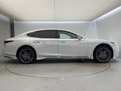 2017 Lexus LS thumbnail 28