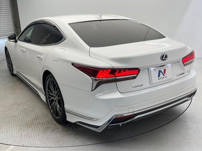 2017 Lexus LS thumbnail 40