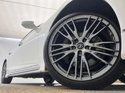 2017 Lexus LS thumbnail 24