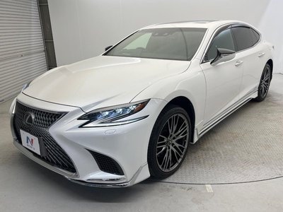 2017 Lexus LS photo 4