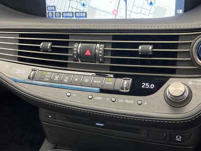 2017 Lexus LS thumbnail 67
